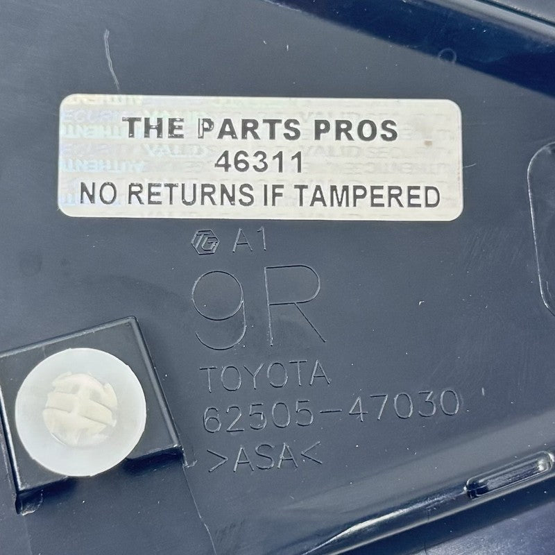 62505-47030 / 62505 47030 / 6250547030 23-25 TOYOTA PRIUS RIGHT REAR QUARTER PANEL WINDOW TRIM APPLIQUE 62505-47030 OEM