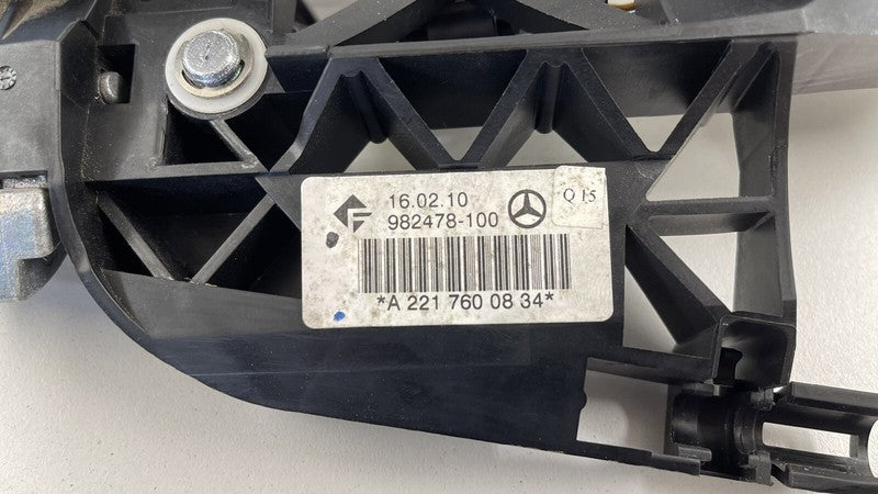 2217600834 / A2217600834 / A 221 760 08 34 0834 07-13 MERCEDES BENZ W221 S CLASS PASSENGER RIGHT REAR EXTERIOR DOOR HAND