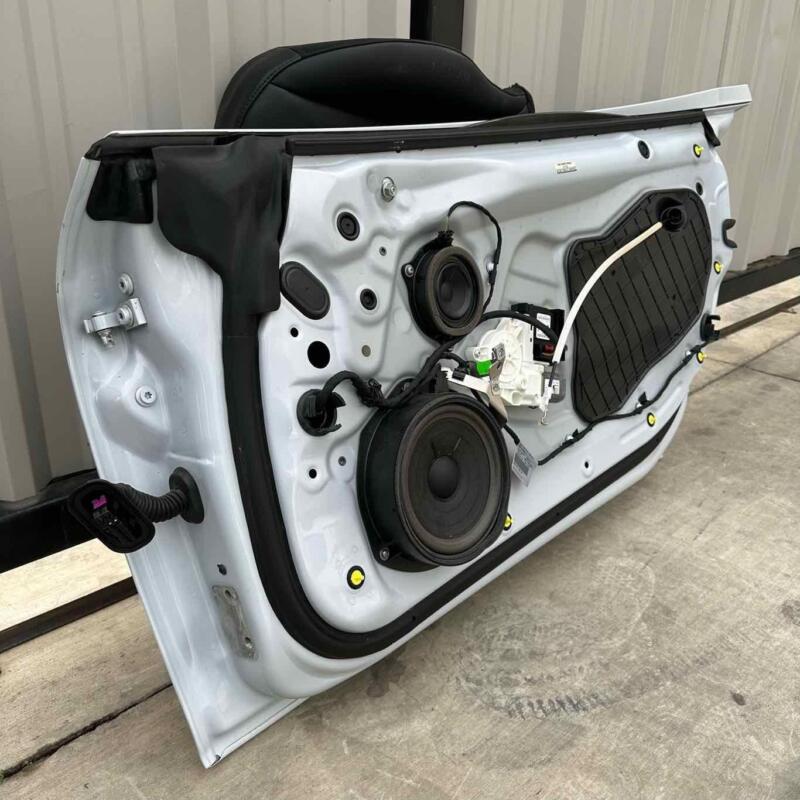 Does not apply 11-15 AUDI R8 SPYDER PASSENGER RIGHT DOOR COMPLETE W/ GLASS WHITE OEM