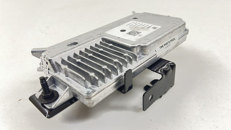 8781 6605 / 87816605 22-24 CADILLAC CT5 V BLACKWING VIDEO PROCESSING CONTROL MODULE WITH BRACKET OEM
