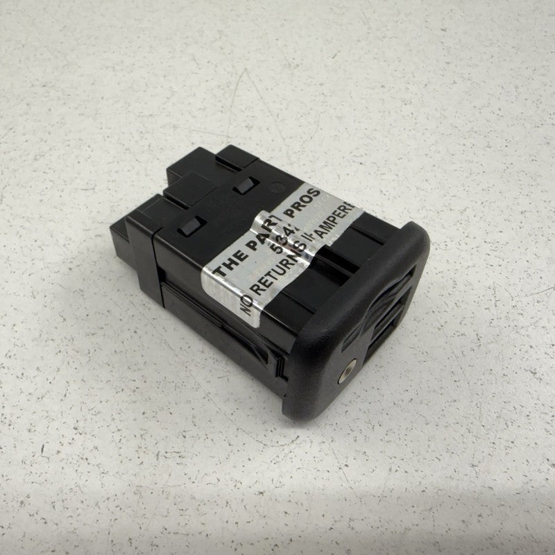 2021 Chevrolet Camaro ZL1 Center Console USB Port Auxiliary Jack 13526