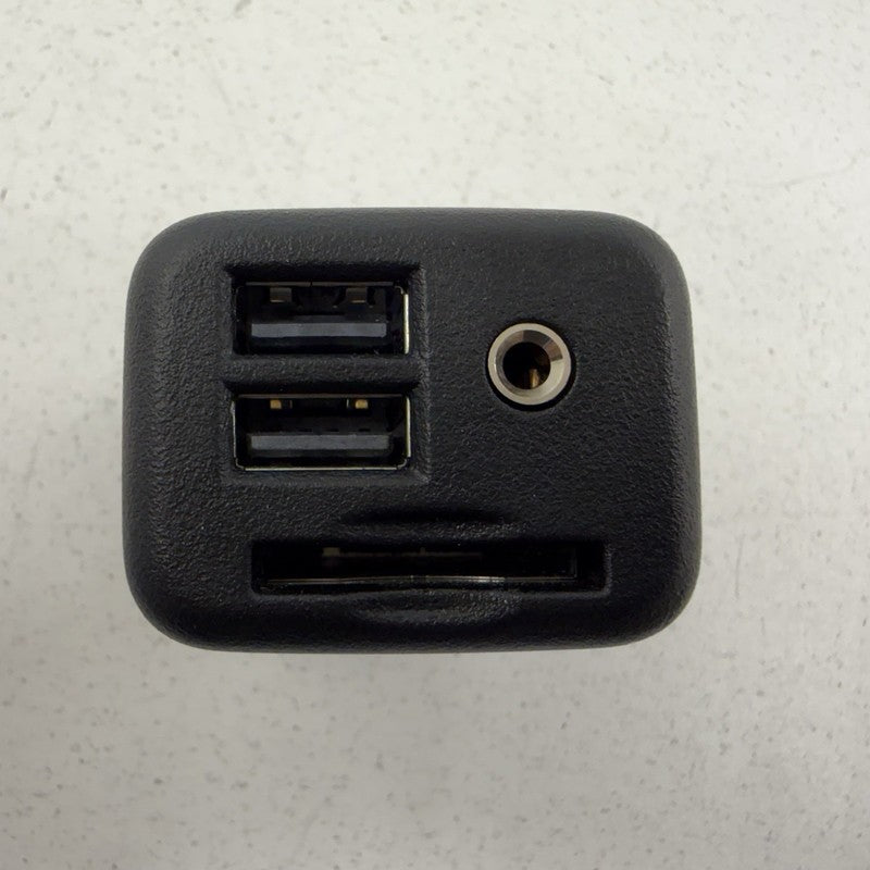 2021 Chevrolet Camaro ZL1 Center Console USB Port Auxiliary Jack 13526