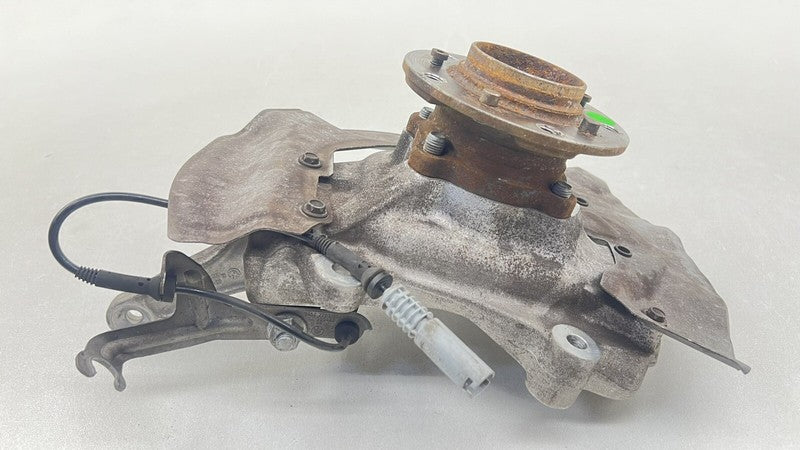 2 282 890 / 2282890 06-10 BMW M6 E63 E64 PASSENGER RIGHT FRONT WHEEL SPINDLE KNUCKLE HUB BEARING OEM