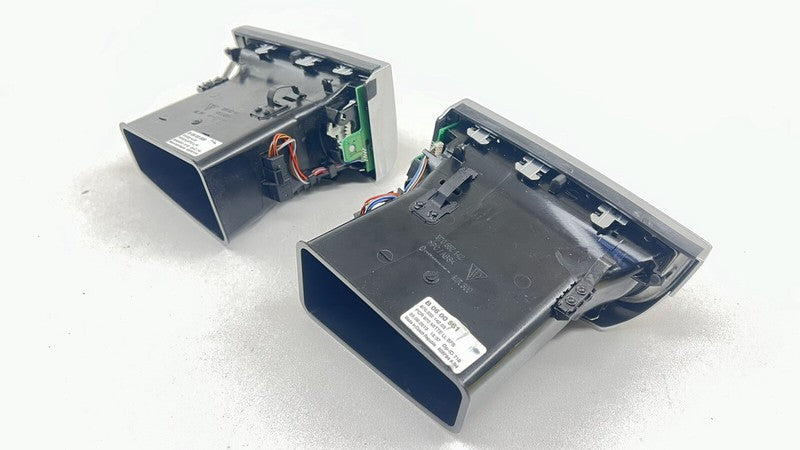 970.552.142.03 / 970 552 142 03 / 97055214203 10-16 PORSCHE PANAMERA FRONT LEFT AND RIGHT DASH AIR VENT GRILL TRIM SET O