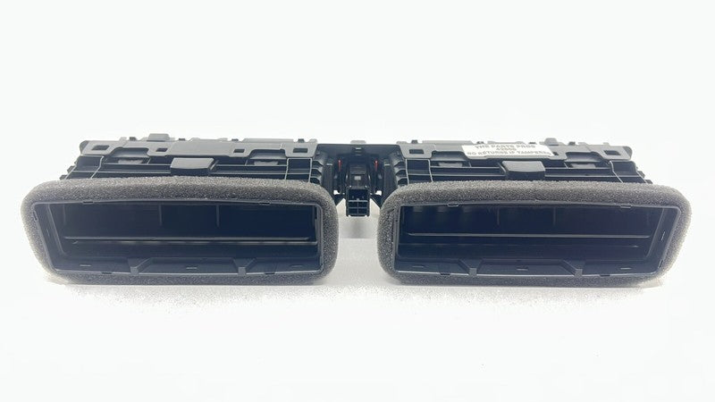 77610-T20-A0-20 / 77610 T20 A0 20 / 77610T20A020 24-25 ACURA INTEGRA TYPE S CENTER DASHBOARD AIR VENT WITH HAZARD SWITCH