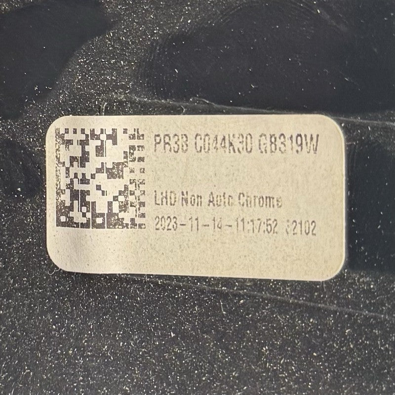 PR3T-18K811-BAW / PR3T 18K811 BAW / PR3T18K811BAW 24-25 Ford Mustang GT Front Center Dash Air Vent Grille Trim Bezel Pan