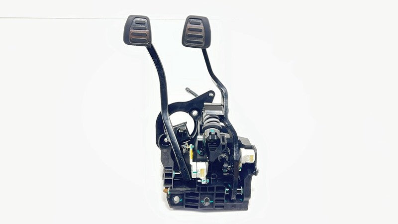 8514 4647 / 85144647 22-24 CADILLAC CT4 V BLACKWING MANUAL TRANS CLUTCH BRAKE PEDAL ASSEMBLY OEM