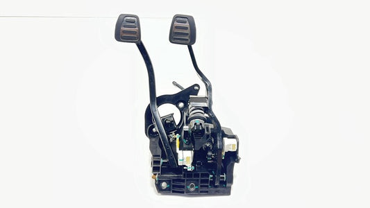 8514 4647 / 85144647 22-24 CADILLAC CT4 V BLACKWING MANUAL TRANS CLUTCH BRAKE PEDAL ASSEMBLY OEM