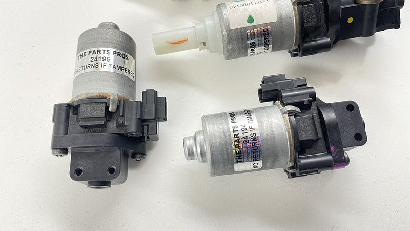 439440-10160 / 439440 10160 / 43944010160 07-12 LEXUS LS460 PASSENGER RIGHT FRONT SEAT ADJUSTMENT ADJUST MOTOR SET OEM