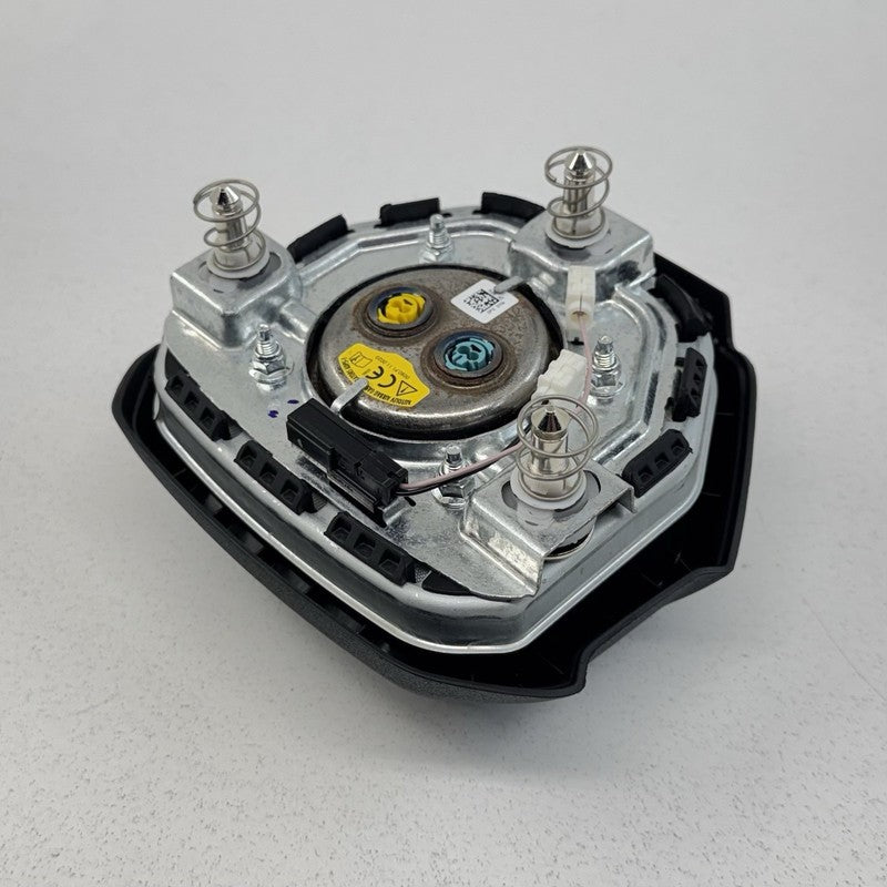 PR3B C043B13 AC319W / PR3BC043B13AC319W 24-26 Ford Mustang GT Driver Steering Wheel Airbag Air Bag OEM