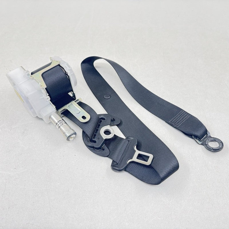 7AA110-P / 7AA110 P / 7AA110P 23-25 TOYOTA PRIUS PASSENGER RIGHT FRONT SEATBELT SEAT BELT RETRACTOR BLACK OEM