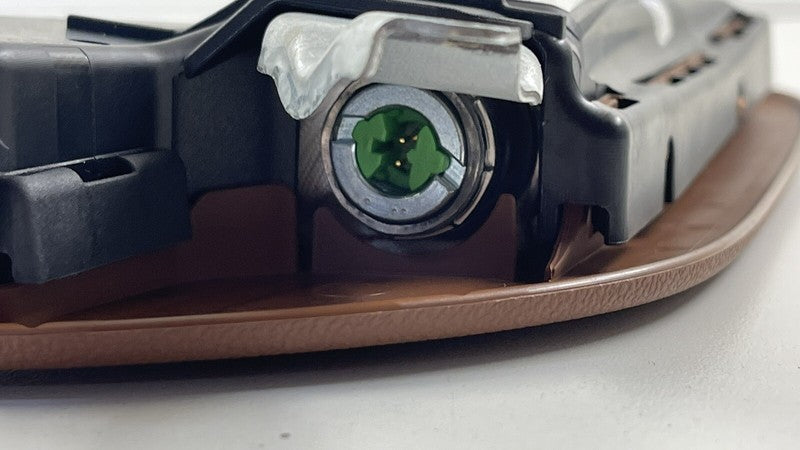 2118602805 / A2118602805 / A 211 860 28 05 2805 03-09 MERCEDES BENZ E350 W211 PASSENGER RIGHT FRONT SEAT AIRBAG AIR BAG 