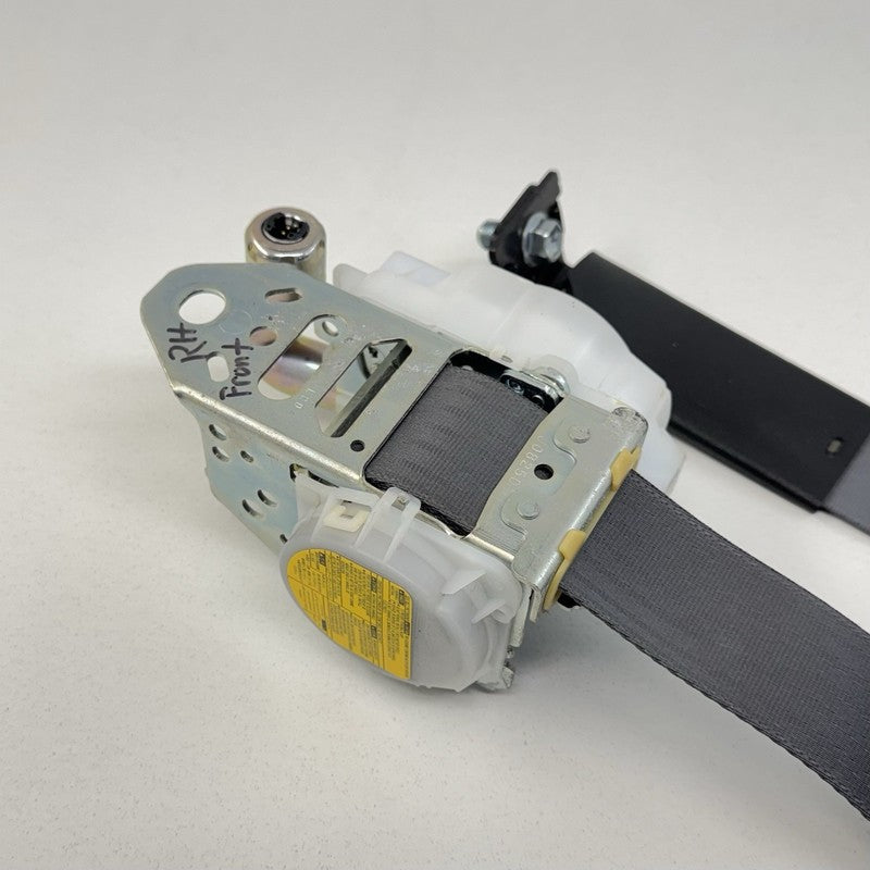 08-13 Toyota Highlander Passenger Right Front Seatbelt Seat Belt Retractor OEM