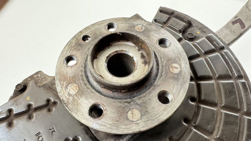 670039063 14-23 MASERATI GHIBLI RWD DRIVER LEFT FRONT SPINDLE KNUCKLE HUB BEARING OEM