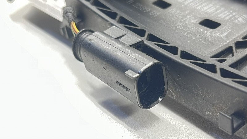 2047602434 / A2047602434 / A 204 760 24 34 2424 12-18 MERCEDES BENZ CLS550 W218 PASSENGER RIGHT REAR DOOR HANDLE BLACK O