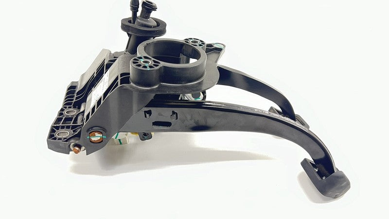 8514 4647 / 85144647 22-24 CADILLAC CT4 V BLACKWING MANUAL TRANS CLUTCH BRAKE PEDAL ASSEMBLY OEM