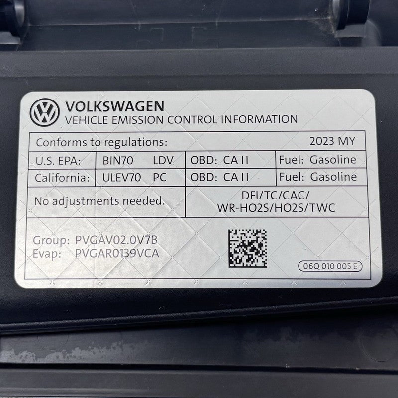 5Q0 129 254 E / 5Q0129254E 22-25 VOLKSWAGEN GOLF R MK8 AIR INTAKE DUCT TUBE GUIDE 5Q0129254E OEM