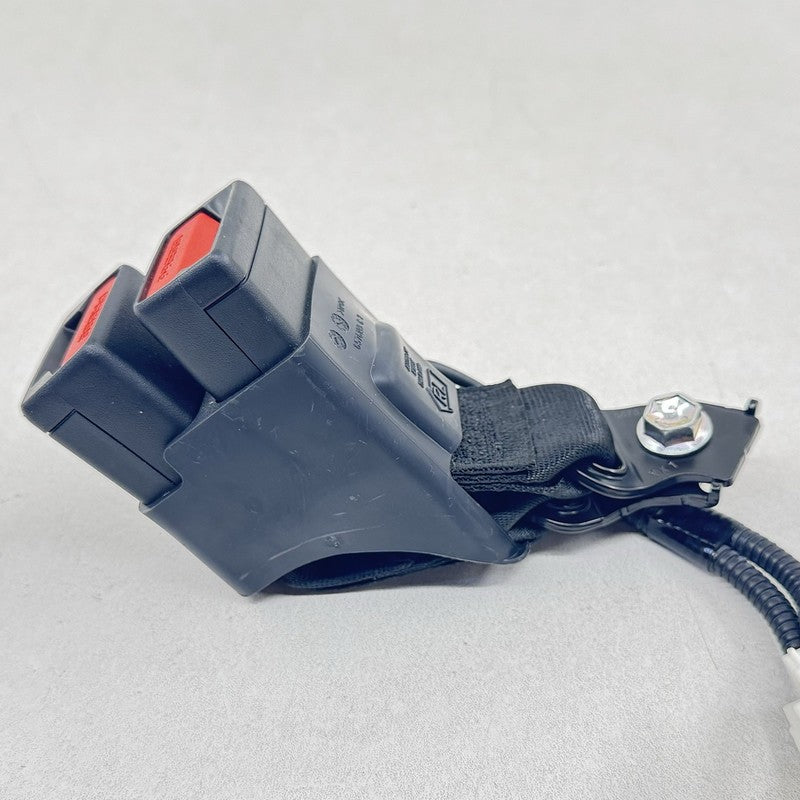 6576192 23-25 TOYOTA PRIUS LEFT AND RIGHT REAR SEAT BELT SEATBELT BUCKLE PAIR OEM