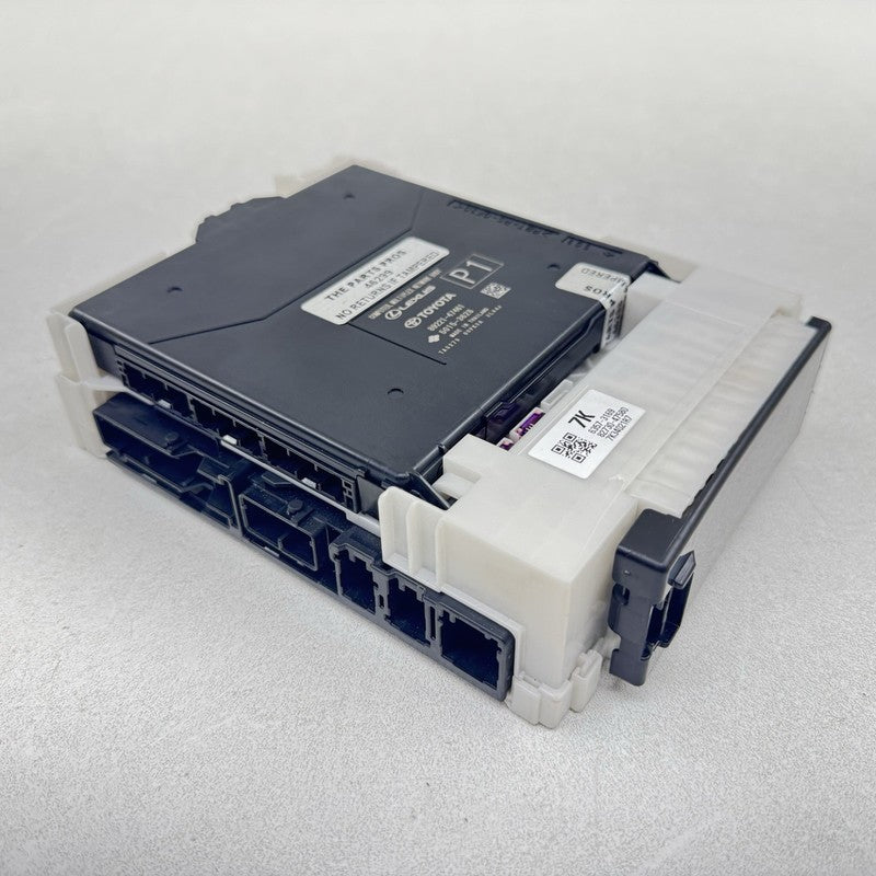82730-47580 / 82730 47580 / 8273047580 23-25 TOYOTA PRIUS MULTIPLEX NETWORK MODULE & FUSE RELAY JUNCTION BOX MODULE OEM