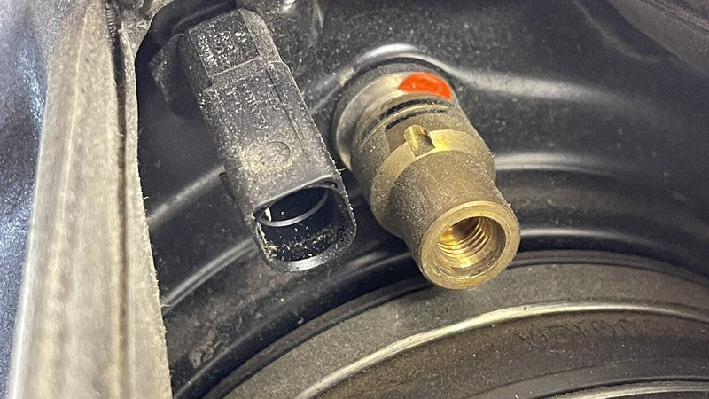 4H0 616 001 M / 4H0616001M / 4H0616001 11-18 AUDI A8 S8 DRIVER LEFT REAR AIR SHOCK STRUT SUSPENSION 4H0616001M OEM