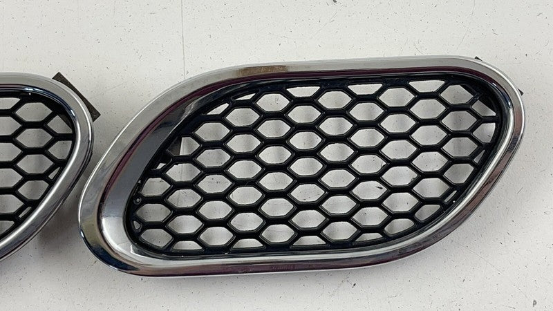 03-12 MASERATI QUATTROPORTE RIGHT FRONT FENDER AIR VENT GRILLE TRIM OEM