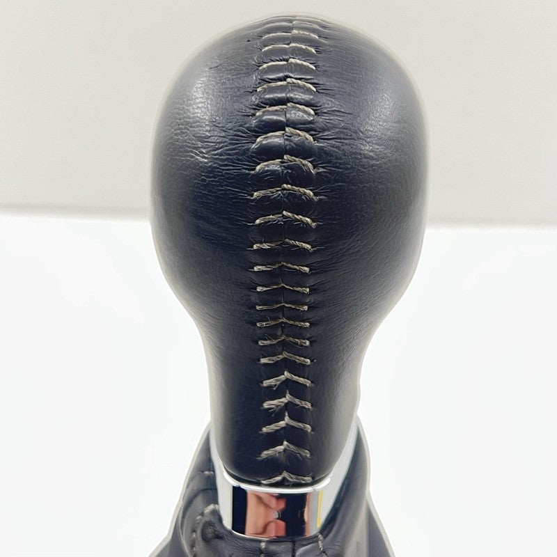 10-15 CHEVROLET CAMARO SS CENTER CONSOLE MANUAL SHIFT BOOT WITH SHIFT KNOB OEM