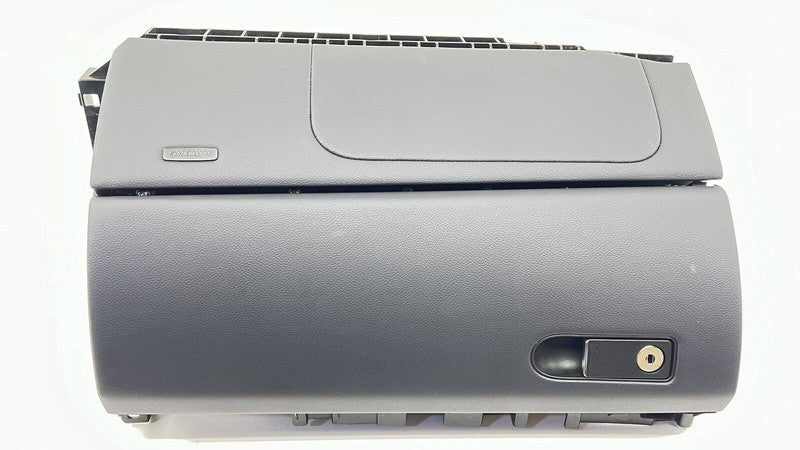 A218 680 02 91 0291 / A2186800291 / 2186800291 12-18 MERCEDES BENZ CLS550 W218 FRONT GLOVE BOX COMPARTMENT WITH KNEE AIR