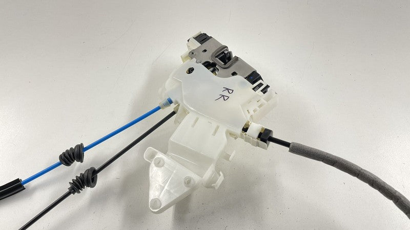 0997300435 / A0997300435 / A 099 730 04 35 0435 08-14 MERCEDES BENZ W204 W212 C E CLASS RIGHT REAR DOOR LOCK LATCH ACTUA