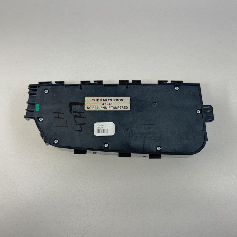 9 382 455 / 9382455 19-21 BMW M2 F87 Competition Left Front Seat Control Switch Module 9382455 OEM