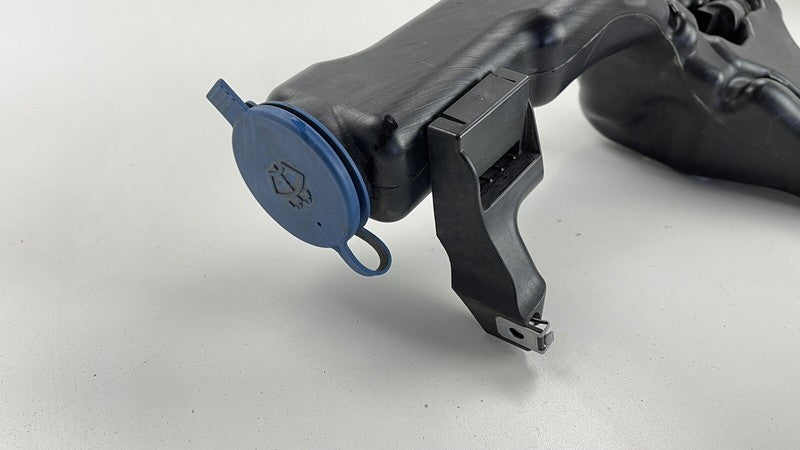 2048601560 / A2048601560 / A 204 860 15 60 1560 08-14 MERCEDES BENZ C250 W204 WINDSHIELD WASHER RESERVOIR BOTTLE TANK OE
