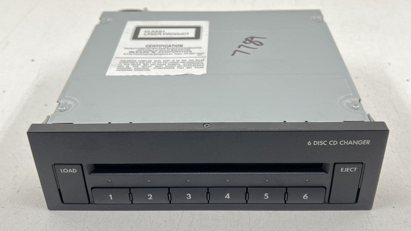 3W0 035 110 B / 3W0035110B 13-18 BENTLEY FLYING SPUR SONY MULTIMEDIA CD CHANGER PLAYER 3W0 035 110 B OEM
