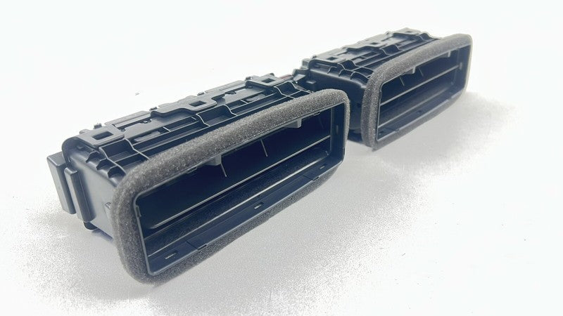 77610-T20-A0-20 / 77610 T20 A0 20 / 77610T20A020 24-25 ACURA INTEGRA TYPE S CENTER DASHBOARD AIR VENT WITH HAZARD SWITCH