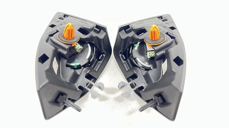 A 218 720 02 48 0248 / A2187200248 / 2187200248 12-18 MERCEDES CLS550 HARMAN KARDON DOOR PANEL CORNER TWEETER SPEAKER PA