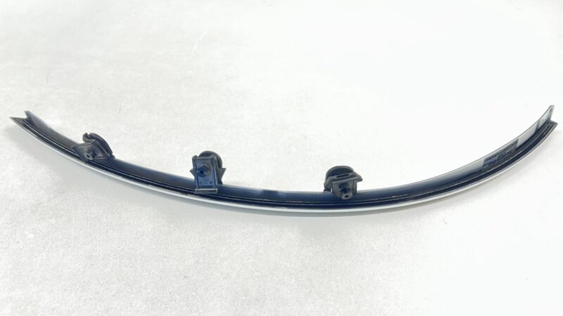 63873-6GR0B / 63873 6GR0B / 638736GR0B 24-25 NISSAN Z NISMO LEFT & RIGHT FRONT FENDER FLARE TRIM MOULDING WHITE OEM