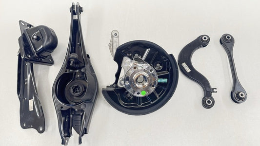 5WA-407-621 / 5WA 407 621 / 5WA407621 22-25 VOLKSWAGEN GOLF R RIGHT REAR SPINDLE KNUCKLE HUB WITH CONTROL ARM SET OEM