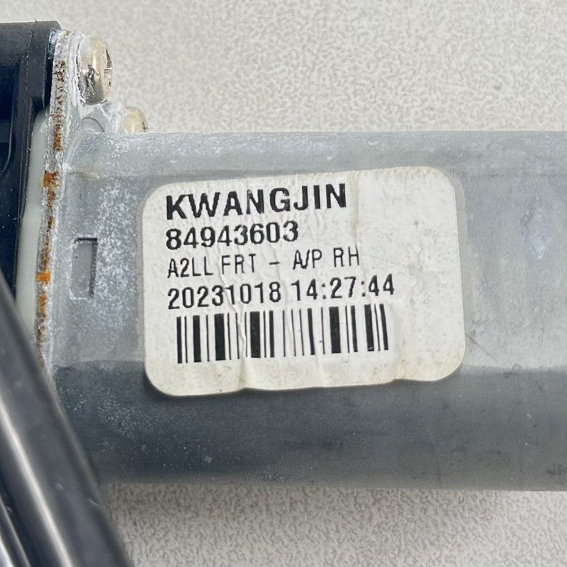 84943603 22-25 CADILLAC CT5 V BLACKWING RIGHT FRONT DOOR GLASS WINDOW REGULATOR MOTOR OEM