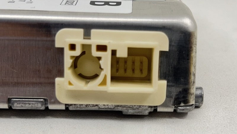 A 000 905 04 38 0438 / A0009050438 / 0009050438 12-18 MERCEDES BENZ CLS550 W218 WINDSHIELD LANE DEPARTURE KEEP ASSIST CA