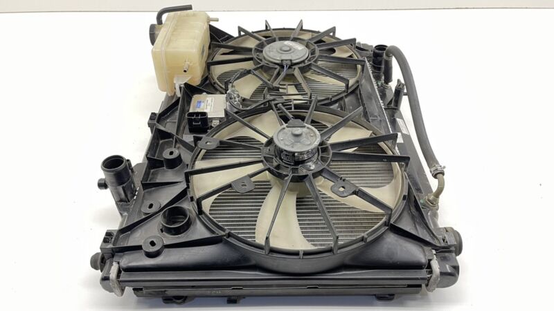 89257-30070 / 89257 30070 / 8925730070 07-12 LEXUS LS460 RADIATOR CONDENSER FAN ASSEMBLY OEM
