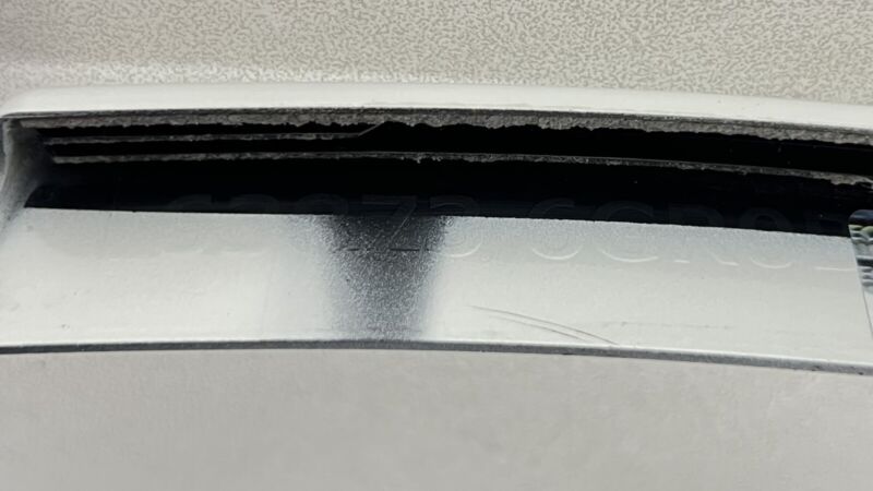 63873-6GR0B / 63873 6GR0B / 638736GR0B 24-25 NISSAN Z NISMO LEFT & RIGHT FRONT FENDER FLARE TRIM MOULDING WHITE OEM