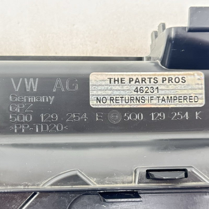 5Q0 129 254 E / 5Q0129254E 22-25 VOLKSWAGEN GOLF R MK8 AIR INTAKE DUCT TUBE GUIDE 5Q0129254E OEM