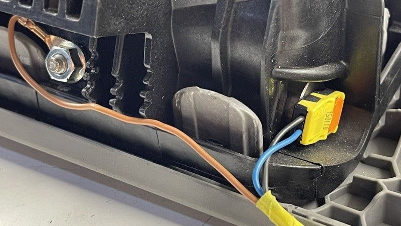 970.803.061.04 / 970 803 061 04 / 97080306104 10-16 PORSCHE PANAMERA LEFT FRONT LOWER KNEE AIRBAG AIR BAG SRS 9708030610