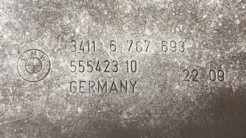 2 282 889 / 2282889 06-10 BMW M6 E63 E64 DRIVER LEFT FRONT WHEEL SPINDLE KNUCKLE HUB BEARING OEM