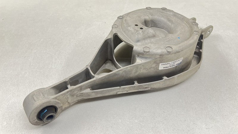 24-25 NISSAN Z NISMO LEFT REAR SPINDLE KNUCKLE HUB BEARING W/ CONTROL ARMS OEM