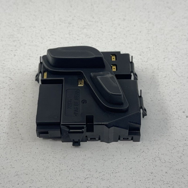 A2048701758 / 204 870 17 58 / 2048701758 08-14 Mercedes W204 C250 Passenger Right Front Seat Control Switch OEM