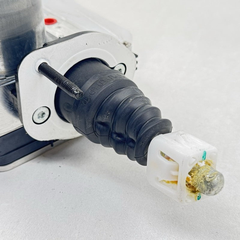 8654 1195 / 86541195 22-25 CADILLAC CT5 V BLACKWING MANUAL ABS PUMP ANTI BRAKE LOCK PUMP MODULE OEM