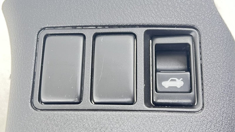 68430-6GP0A / 68430 6GP0A / 684306GP0A 22-25 NISSAN Z CENTER CONSOLE CUPHOLDER CUP HOLDER PANEL TRIM 68430-6GP0A OEM