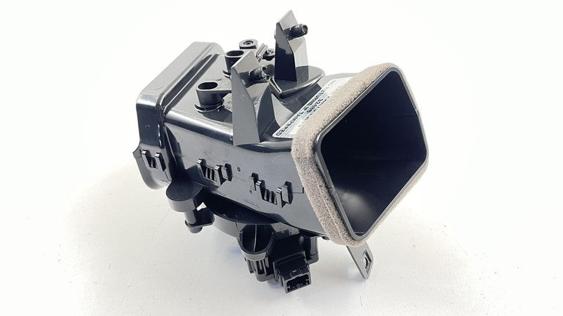 4H1.819.353.A / 4H1 819 353 A / 4H1819353A 11-18 AUDI A8 S8 LEFT FRONT OUTER DASH AIR VENT GUIDE GRILLE 4H1819353A OEM