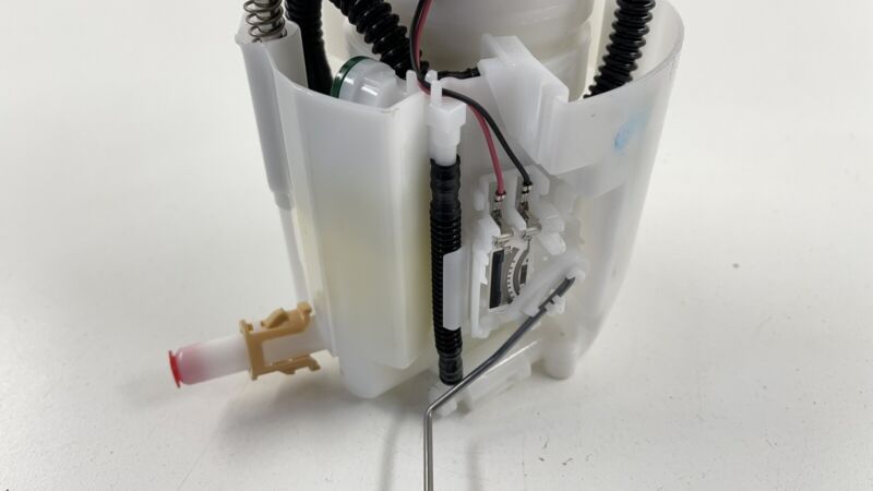 42021CC000 22-23 TOYOTA GR86 2.4L GAS TANK FUEL PUMP SENDING UNIT 42021CC000 OEM