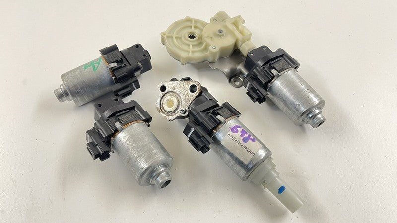 439440-10160 / 439440 10160 / 43944010160 07-12 LEXUS LS460 PASSENGER RIGHT FRONT SEAT ADJUSTMENT ADJUST MOTOR SET OEM