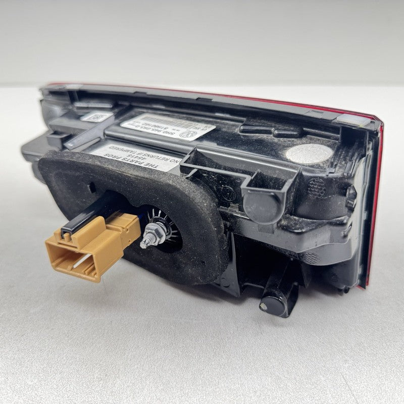 5H0.945.093.D / 5H0-945-093-D / 5H0 945 093 D / 5H0945093D 22-24 VOLKSWAGEN GOLF R MK8 DRIVER LEFT REAR INNER TAILLIGHT 